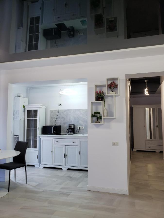 Sunrise Luxury Apartments นาโวดาริ ภายนอก รูปภาพ