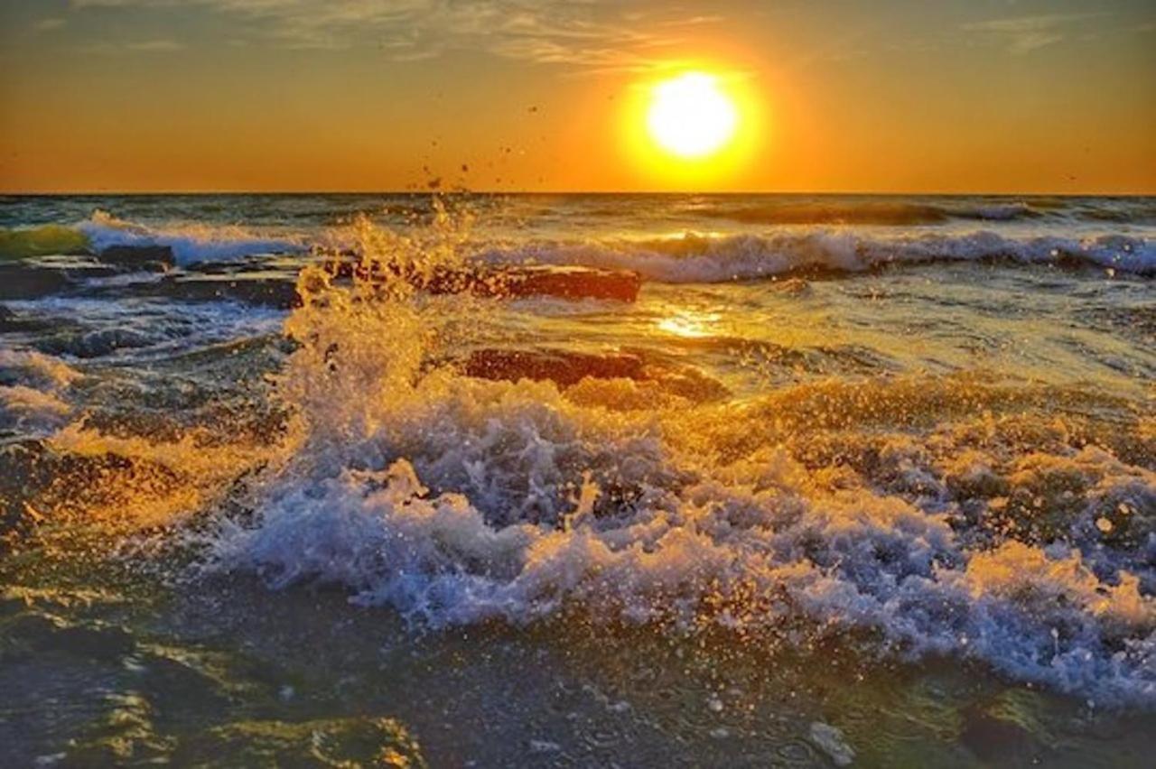 Sunrise Luxury Apartments นาโวดาริ ภายนอก รูปภาพ